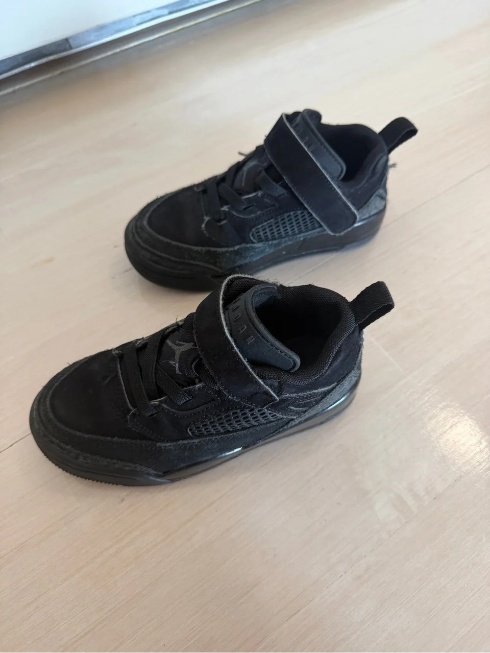 Jordan Spizike Low Boys Preschool Black Velcro Sneakers 11C